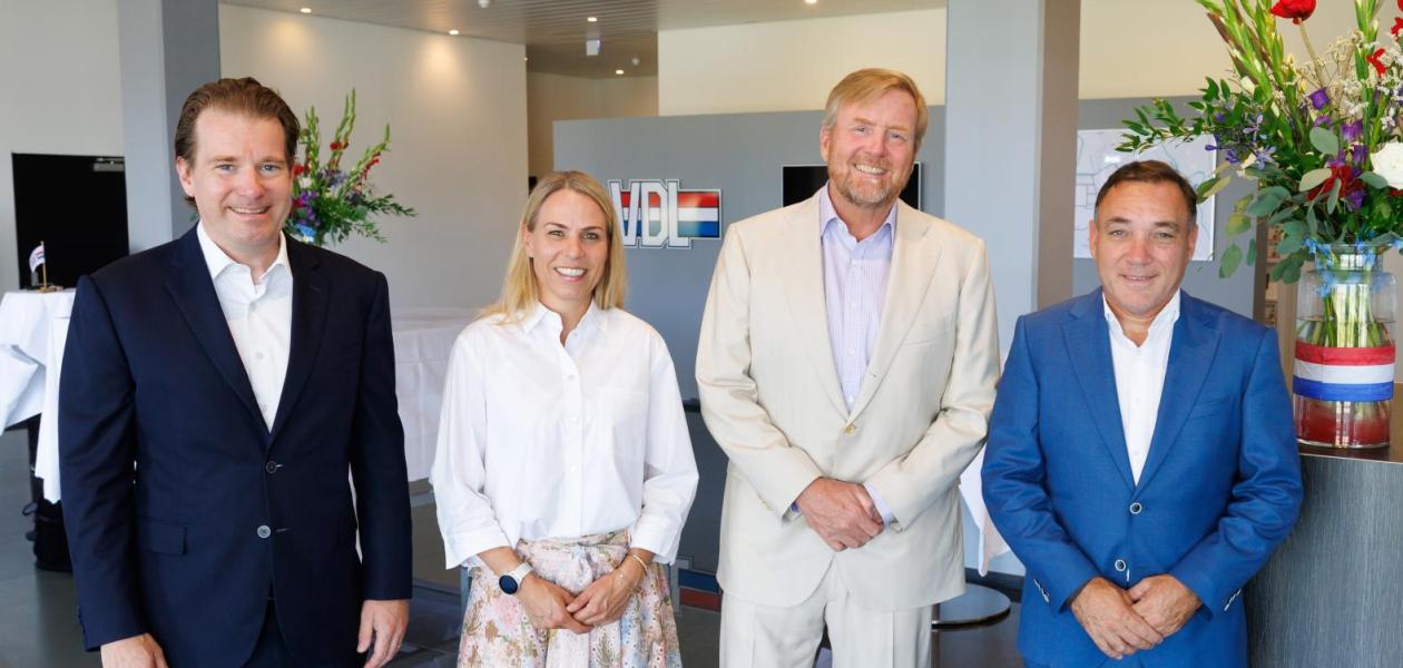 Koning Willem-Alexander bezoekt VDL Groep